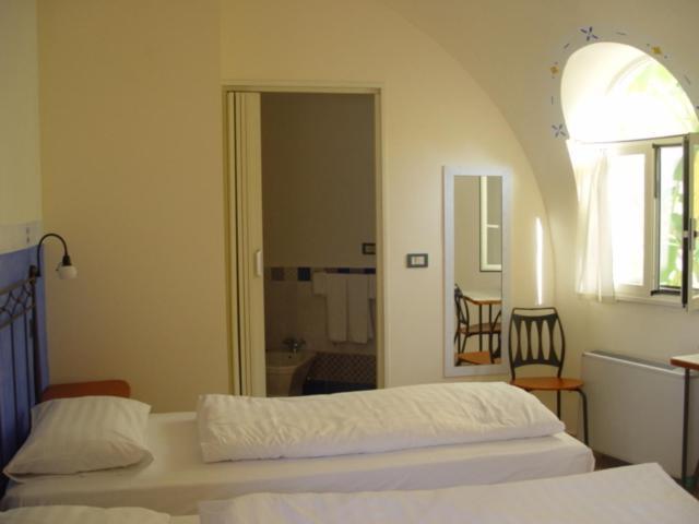 Giardino Di Sicilia Pension SantʼAgata di Militello Kamer foto