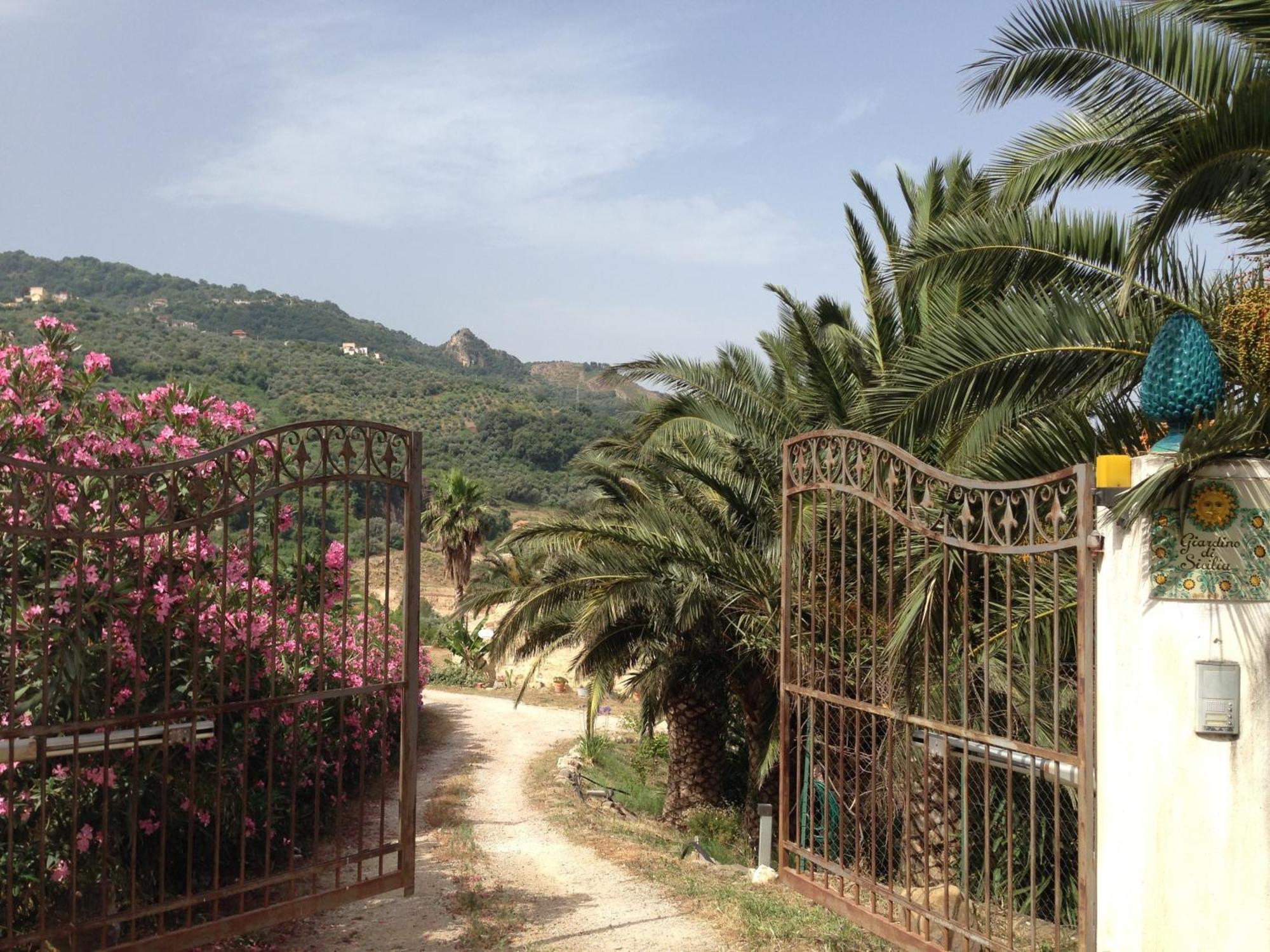 Giardino Di Sicilia Pension SantʼAgata di Militello Buitenkant foto